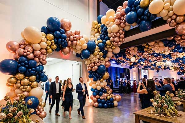balloons-vs-florals-for-decor