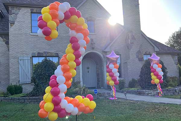 balloon decor to spice up the outside of your event from Affairs Afloat Balloons, Fort Worth