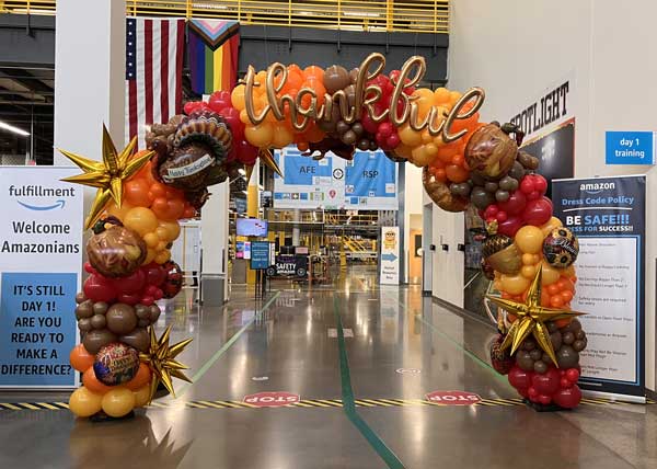 thanksgiving-balloon-arch