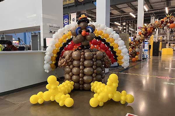 thanksgiving-balloon-decor