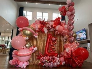 Valentine balloon decoration from Affairs Afloat Balloons, Fort Worth